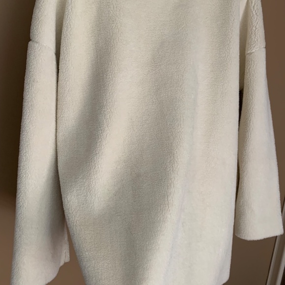 New Michael Stars jacket in beautiful ivory sherpa. Cozy fit and warm Size M. - Picture 5 of 5